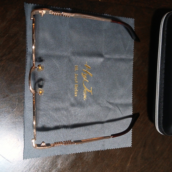 Gold Round Glasses with Case - Picture 5 of 7